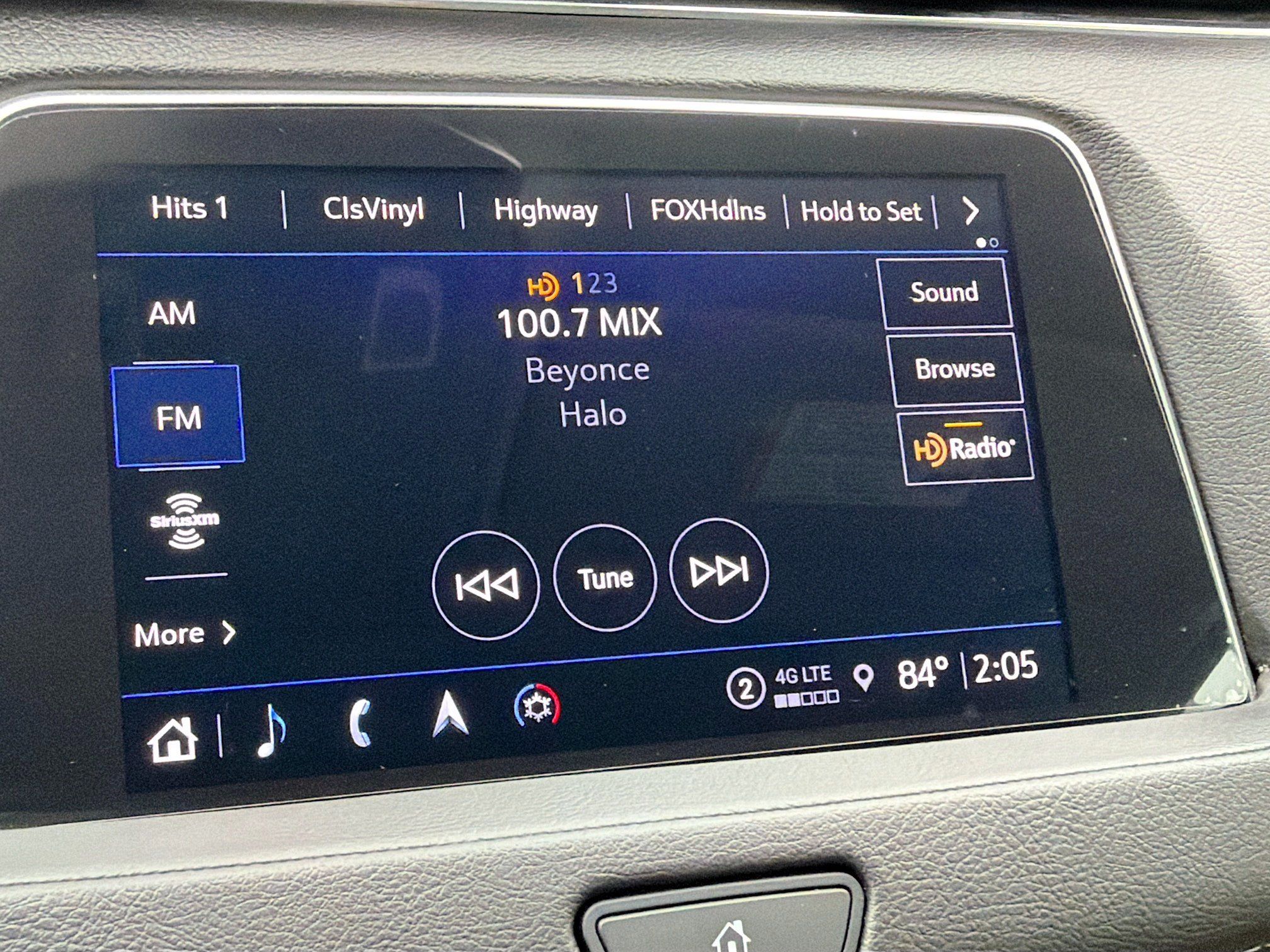 Used 2023 Cadillac XT4 Premium Luxury FWD image 15