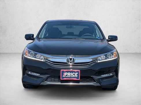 Used 2017 Honda Accord EX image 2