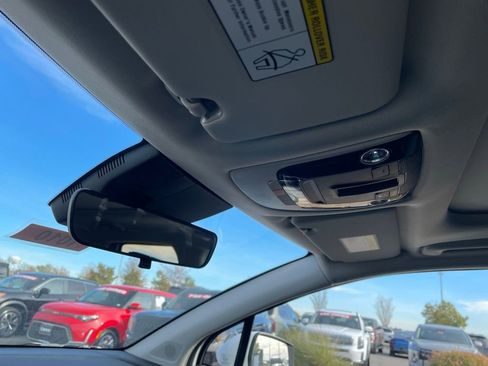 New 2026 Kia Sportage EX w/ EX Panorama Roof Package image 21