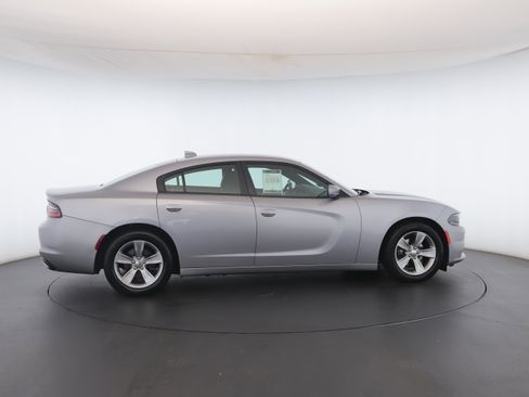 Used 2016 Dodge Charger SXT image 29