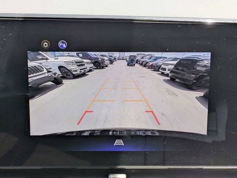 Used 2025 Chevrolet Equinox LT FWD image 21