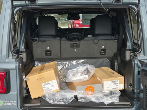 New 2026 Jeep Wrangler Unlimited Rubicon image 9