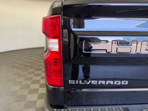 Used 2021 Chevrolet Silverado 1500 LT w/ Convenience Package II AWD/4WD image 11
