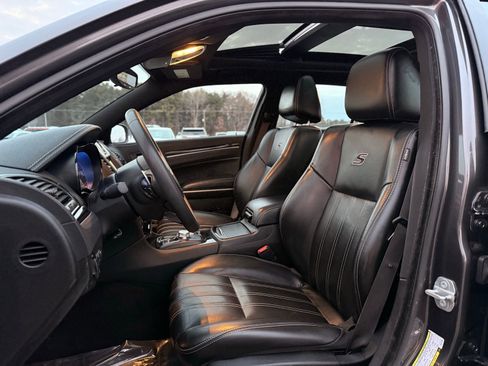 Used 2023 Chrysler 300 S image 14