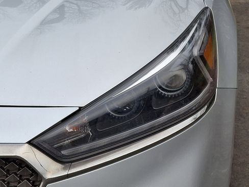 Used 2018 Kia Cadenza Premium w/ Luxury Package image 7