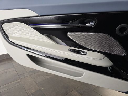 Used 2025 Aston Martin DB12 Coupe RWD image 16