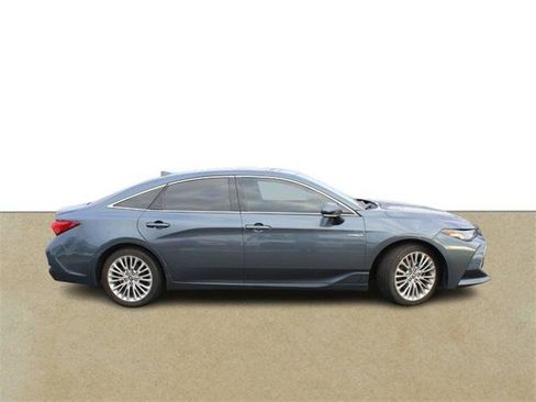 Certified 2020 Toyota Avalon Limited image 2