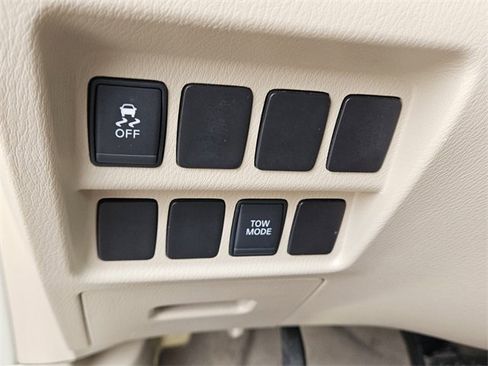 Used 2013 Nissan Pathfinder S image 28