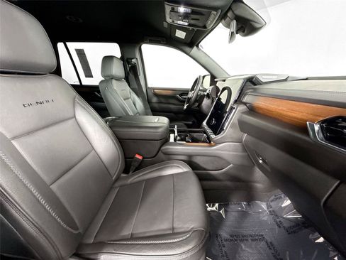 Used 2025 GMC Yukon Denali AWD/4WD image 44