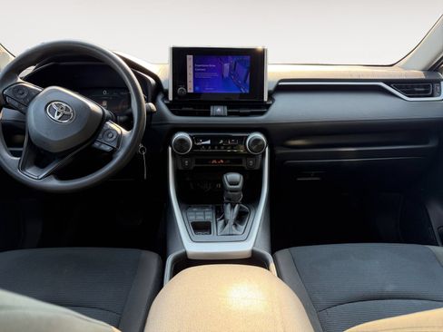 Used 2023 Toyota RAV4 LE AWD/4WD image 11