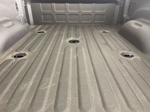 New 2026 RAM 2500 Laramie AWD/4WD image 18