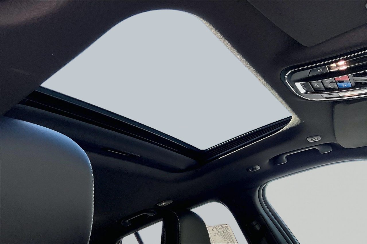 New 2027 Jeep Grand Cherokee Altitude RWD image 14