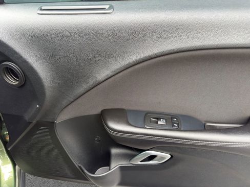 Used 2018 Dodge Challenger SXT RWD image 29