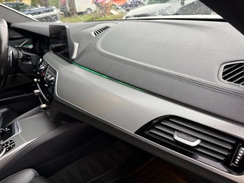 Used 2018 BMW M550i xDrive image 15