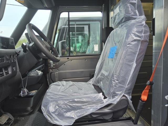 Used 2024 Chevrolet Brightdrop 400 w/ Commercial Equipment Package AWD/4WD image 5
