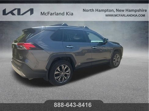 Used 2022 Toyota RAV4 Limited AWD/4WD image 10