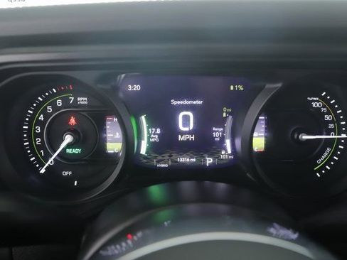 Used 2025 Jeep Wrangler Unlimited Sahara image 19