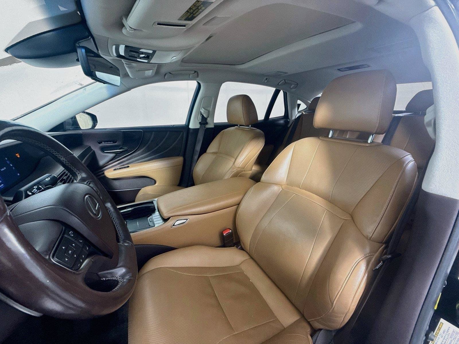 Used 2018 Lexus LS 500 w/ Accessory Package (Z2) RWD image 10