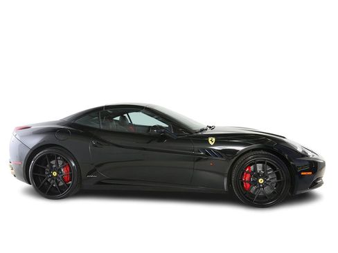 Used 2010 Ferrari California RWD image 9