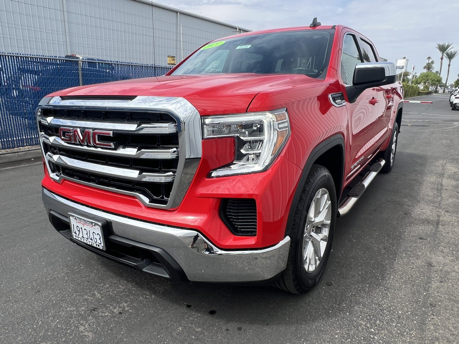 Used 2021 GMC Sierra 1500 SLE RWD image 9