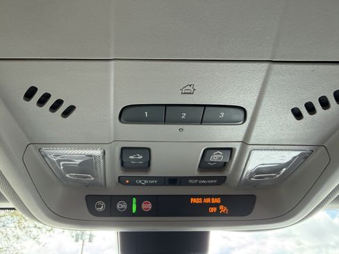 Used 2021 Chevrolet Equinox Premier image 39