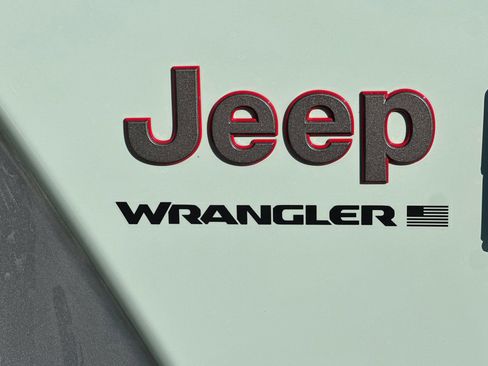 Used 2024 Jeep Wrangler Unlimited Rubicon image 34