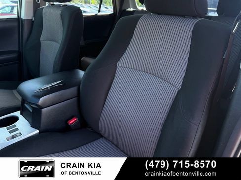 Used 2017 Toyota 4Runner SR5 AWD/4WD image 25