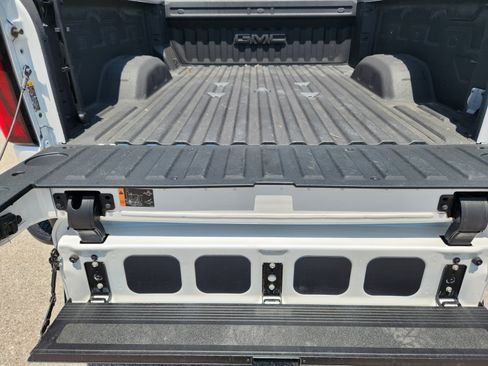 Used 2025 GMC Sierra 2500 Denali AWD/4WD image 25
