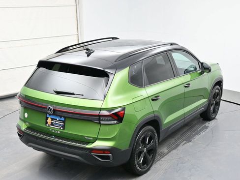 Certified 2025 Volkswagen Taos SE image 34