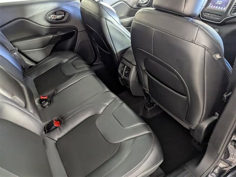 Certified 2020 Jeep Cherokee Latitude Plus image 31