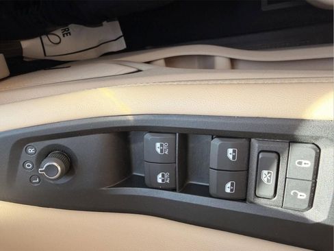 Used 2024 Jeep Grand Cherokee Limited 4xe image 16