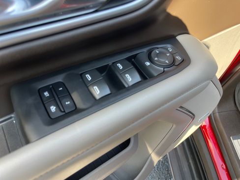 Used 2021 Chevrolet Tahoe LT image 8