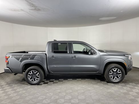 Used 2025 Nissan Frontier SL w/ Graphics Package image 5