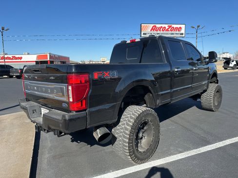 Used 2020 Ford F350 Limited image 3