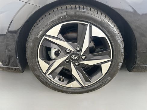 Used 2023 Hyundai Elantra Limited FWD image 38