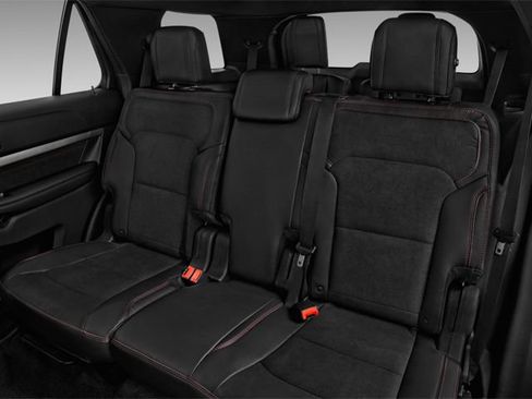 Used 2019 Ford Explorer XLT w/ Equipment Group 202A FWD image 11