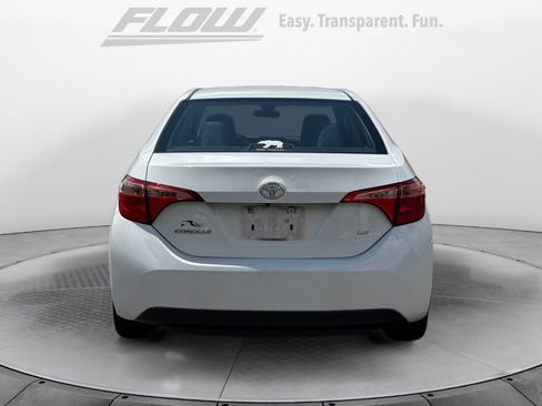 Used 2018 Toyota Corolla LE FWD image 6