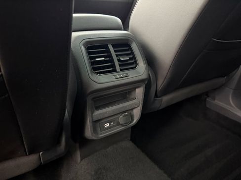 Certified 2024 Volkswagen Tiguan SE AWD/4WD image 24