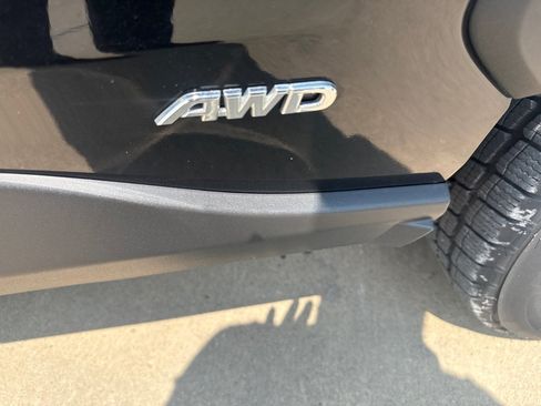 Used 2023 Toyota RAV4 LE AWD/4WD image 11