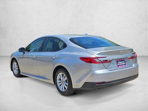 Used 2025 Toyota Camry LE FWD image 8