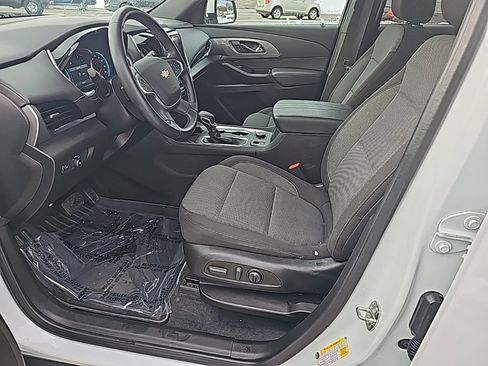 Used 2023 Chevrolet Traverse LT w/ Rear Camera Mirror Package image 16