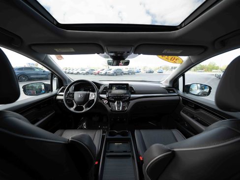 Used 2024 Honda Odyssey Elite image 19