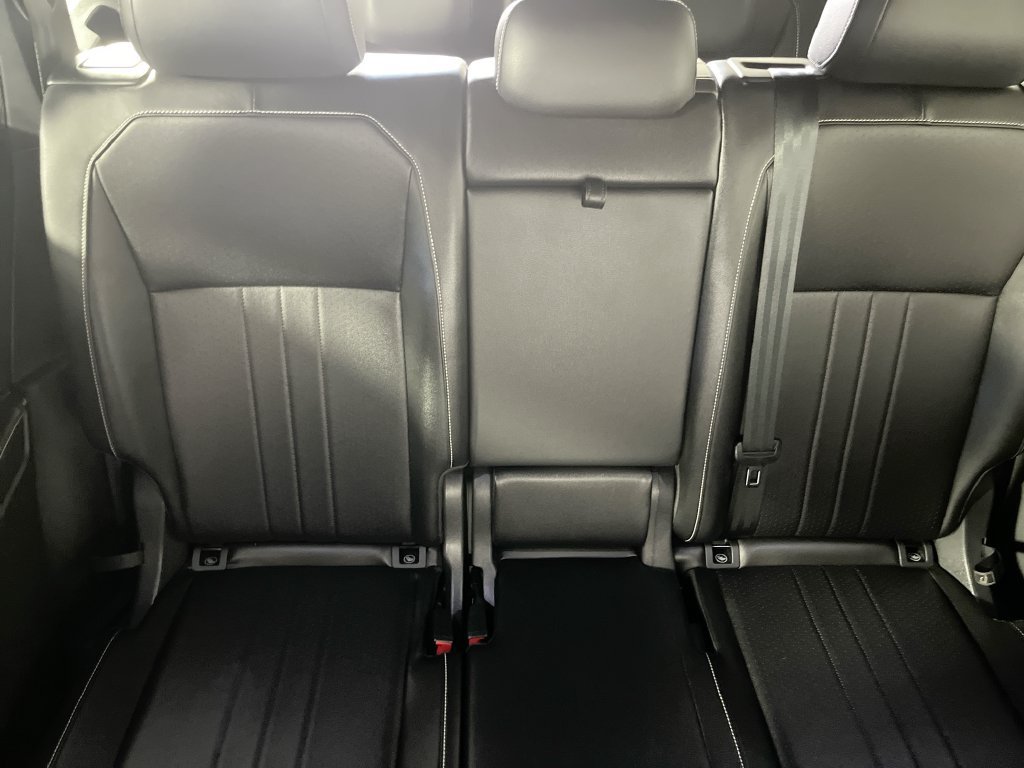 Used 2023 Volkswagen Tiguan SE R-Line FWD image 30