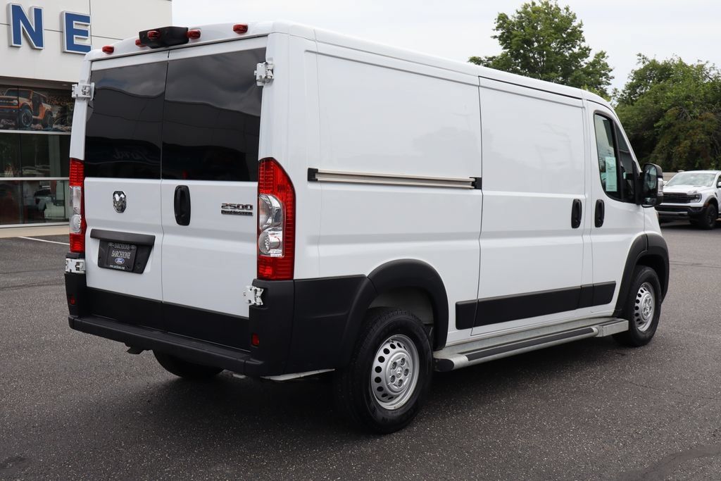 Used 2025 RAM ProMaster 2500 w/ U-Haul Equipment Group FWD image 3