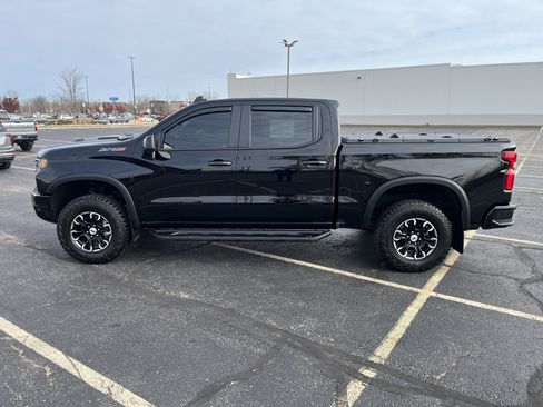 Used 2025 Chevrolet Silverado 1500 ZR2 w/ Technology Package image 3