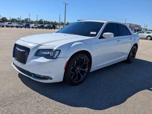 Used 2020 Chrysler 300 S image 9