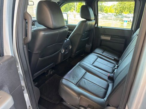 Used 2011 Ford F250 Lariat w/ Lariat Interior Pkg image 15