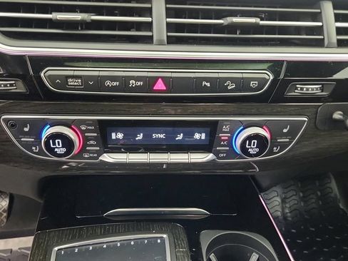 Used 2018 Audi Q7 3.0T Prestige w/ Prestige Package AWD/4WD image 33