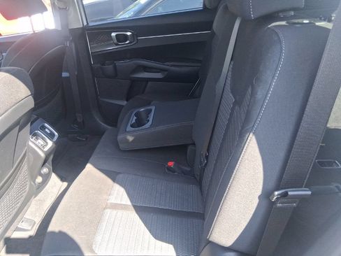 Certified 2023 Kia Sorento LX FWD image 14