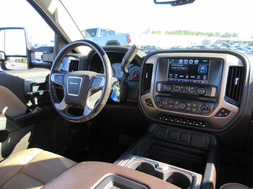 Used 2019 GMC Sierra 3500 Denali w/ Duramax Plus Package AWD/4WD image 27